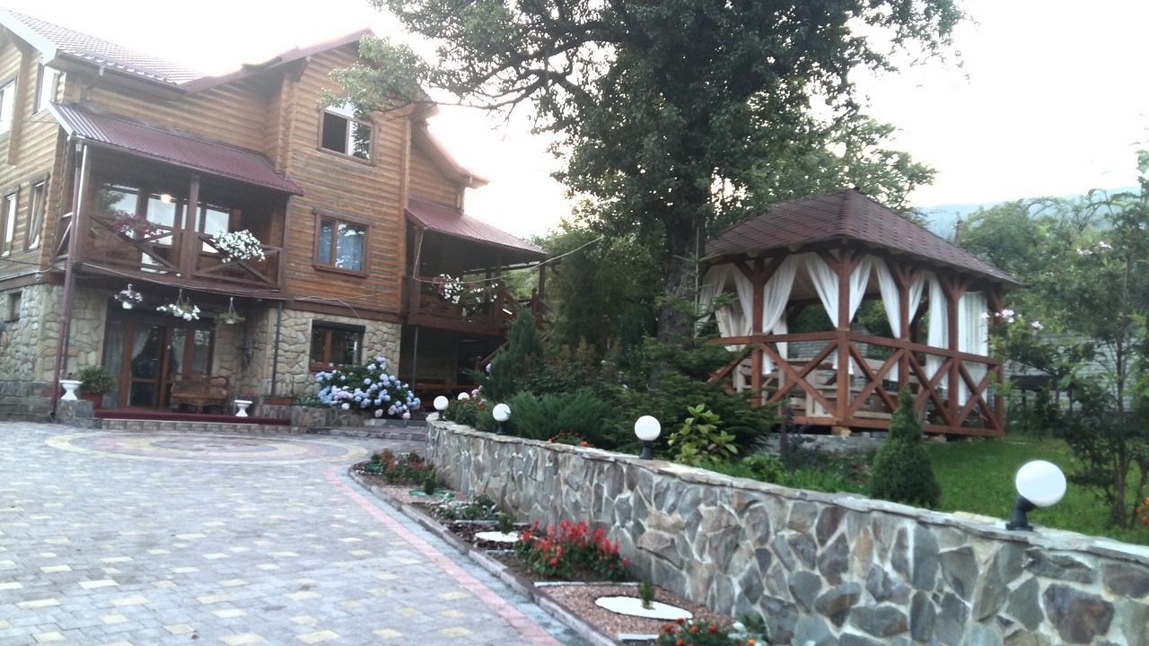 Hotel Karpatska Mria Yaremche Exterior foto